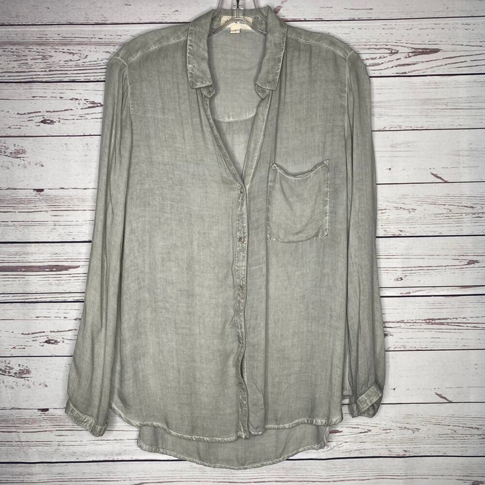Cloth and Stone V-Neck Button Down Size S